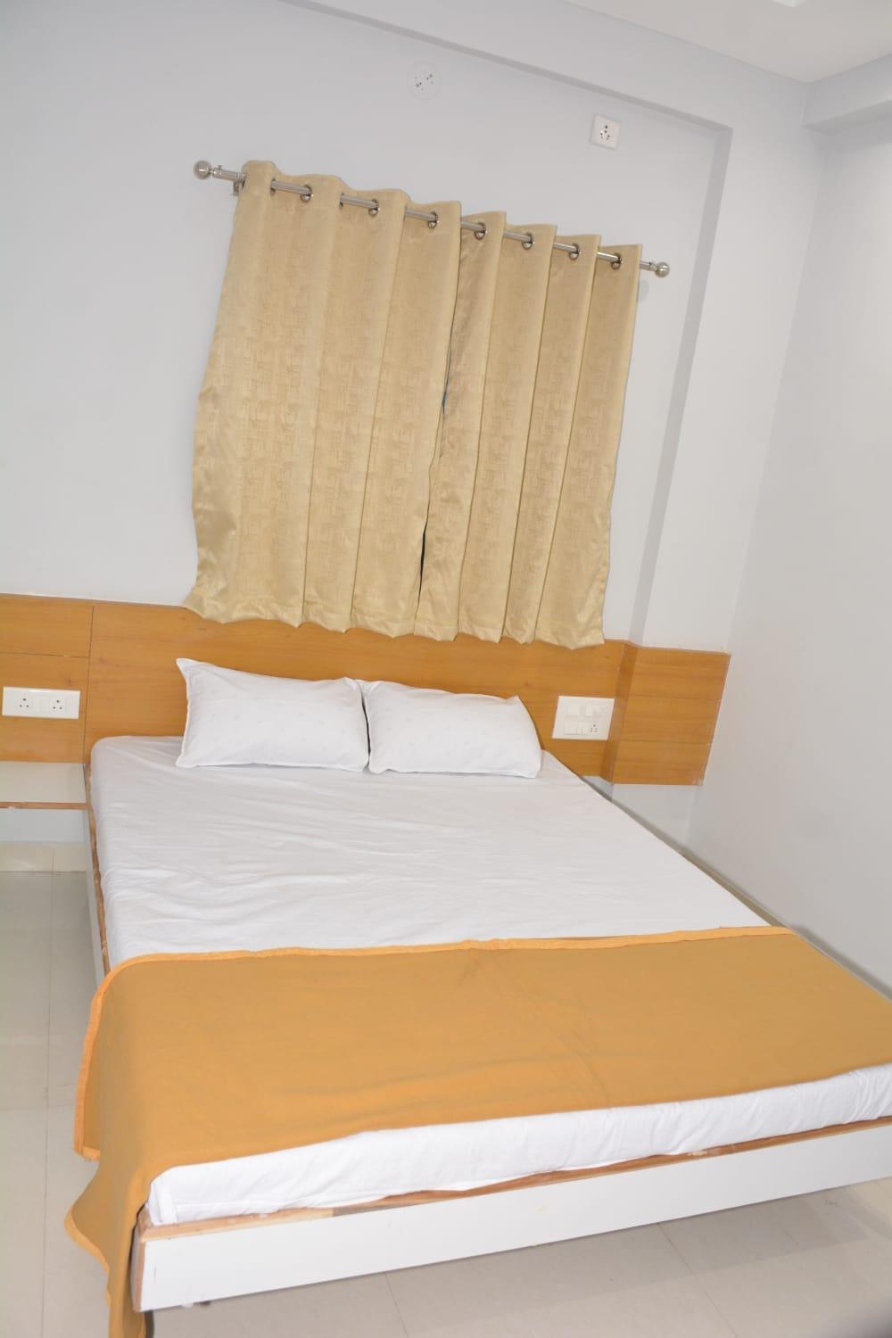 Vivanta Inn Lodge, Solapur Eksteriør billede