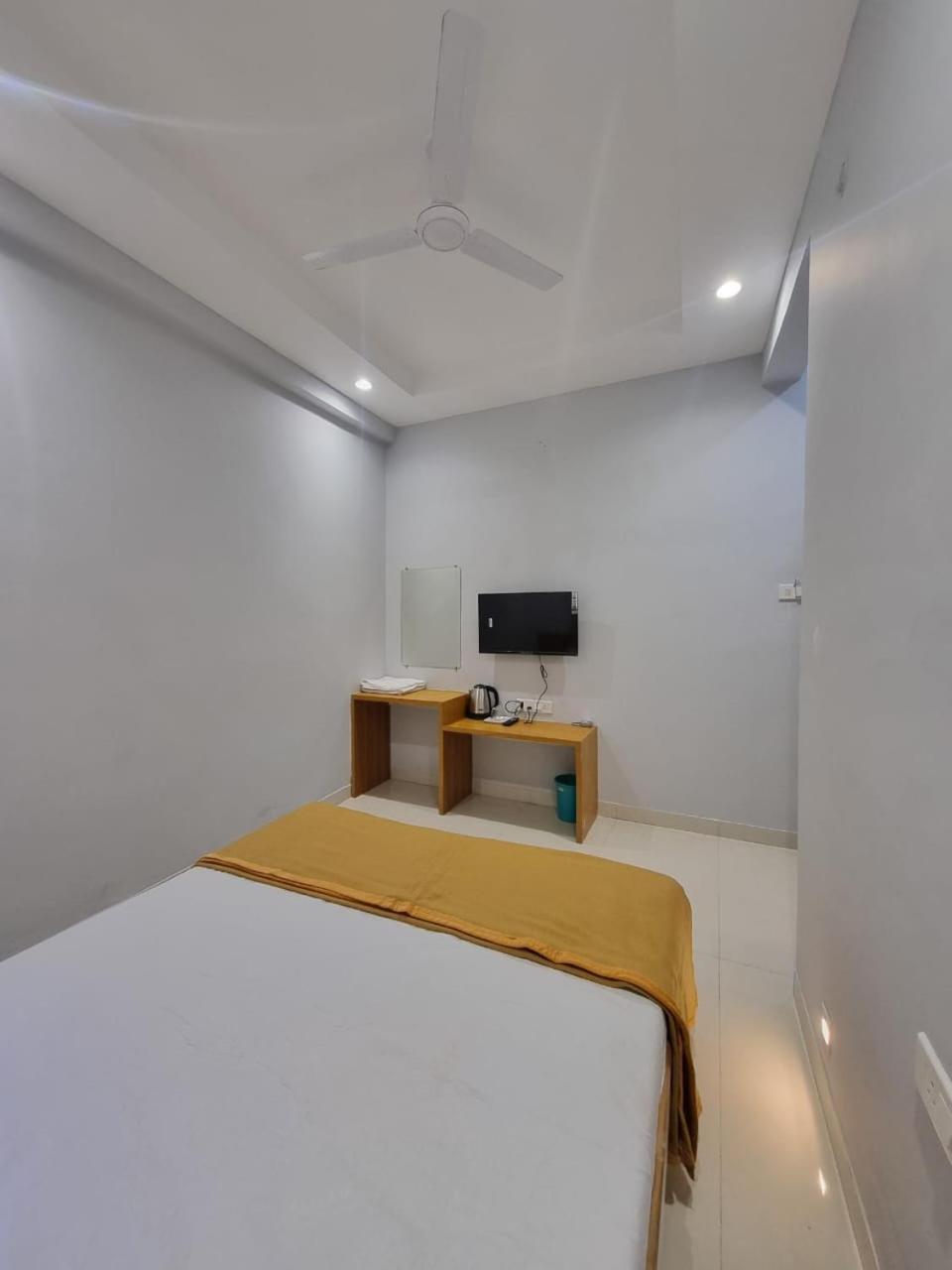 Vivanta Inn Lodge, Solapur Eksteriør billede