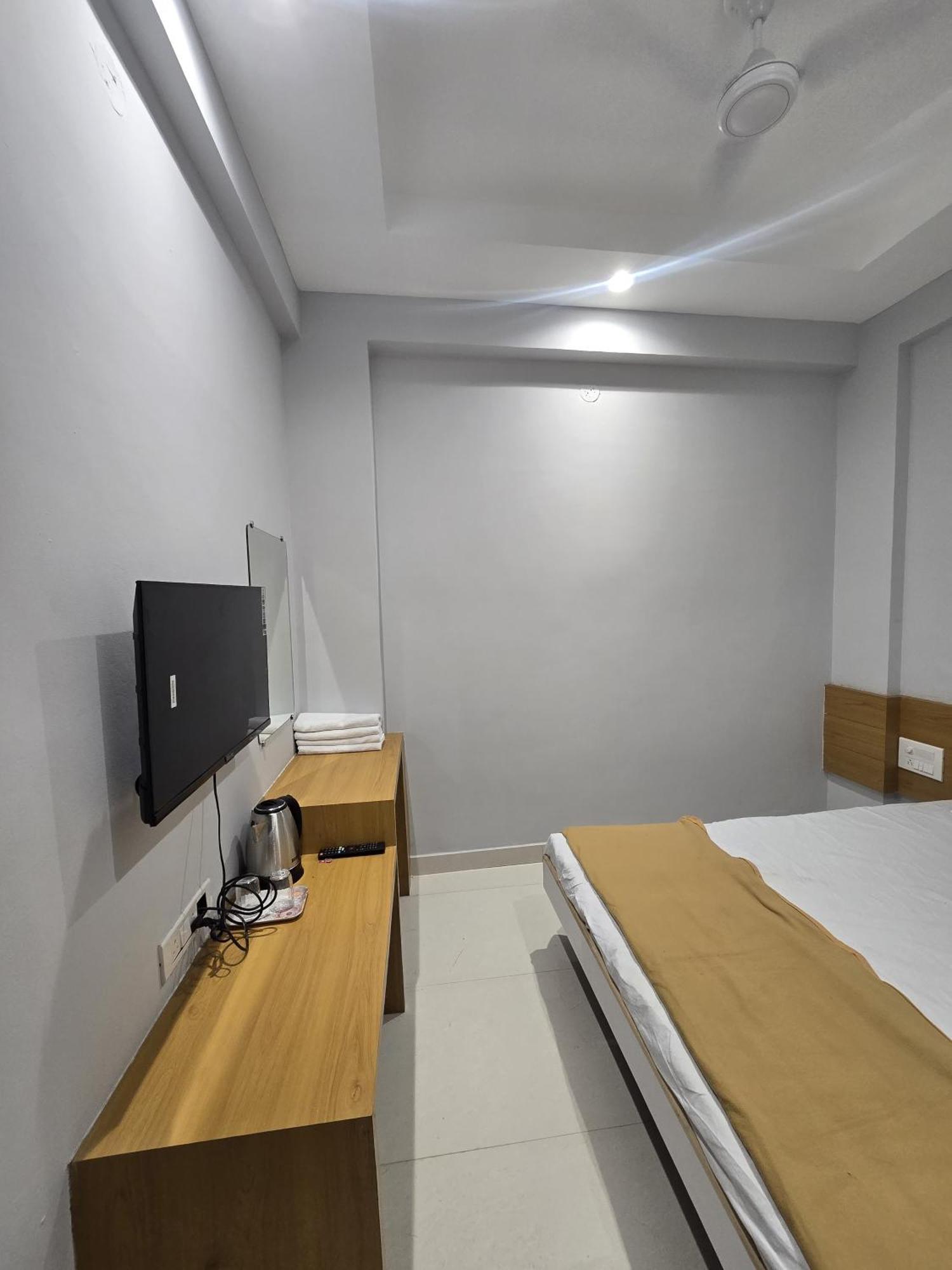 Vivanta Inn Lodge, Solapur Eksteriør billede